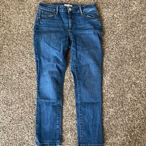 Curved Skinny Crop 27/4 Loft Pants.